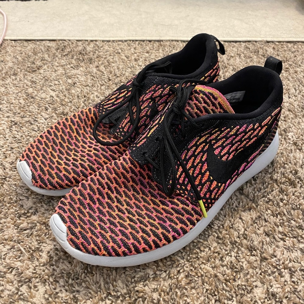Nike Roshe Tennis Shoes